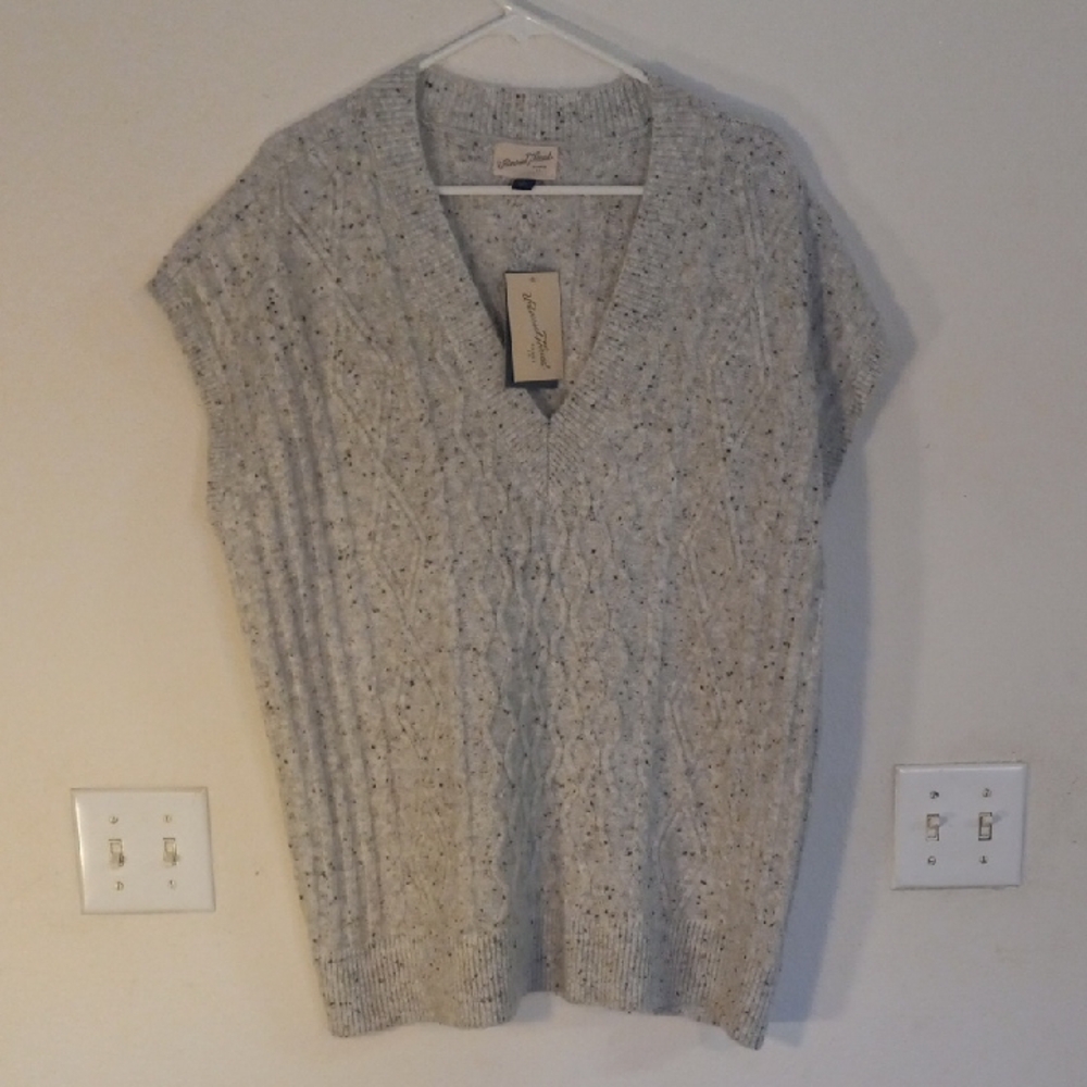 Universal Thread Speckled Gray V-Neck Sweater - Picture 1 of 8